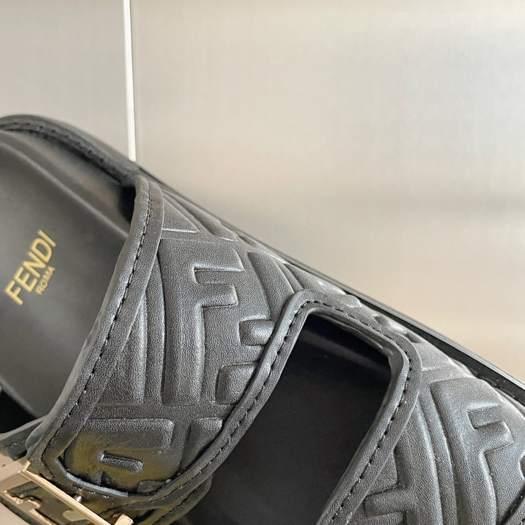 FENDI BAGUETTE DAD SANDALS IN BLACK EMBOSSED CALFSKIN WITH GOLD HARDWARE