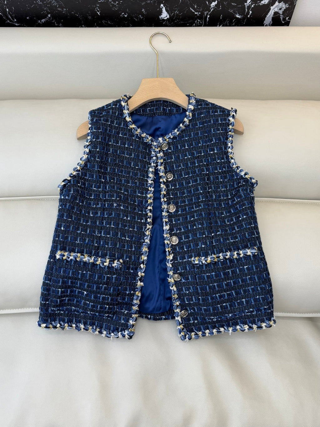 CHANEL 25S TWEED SLEEVELESS VEST 491
