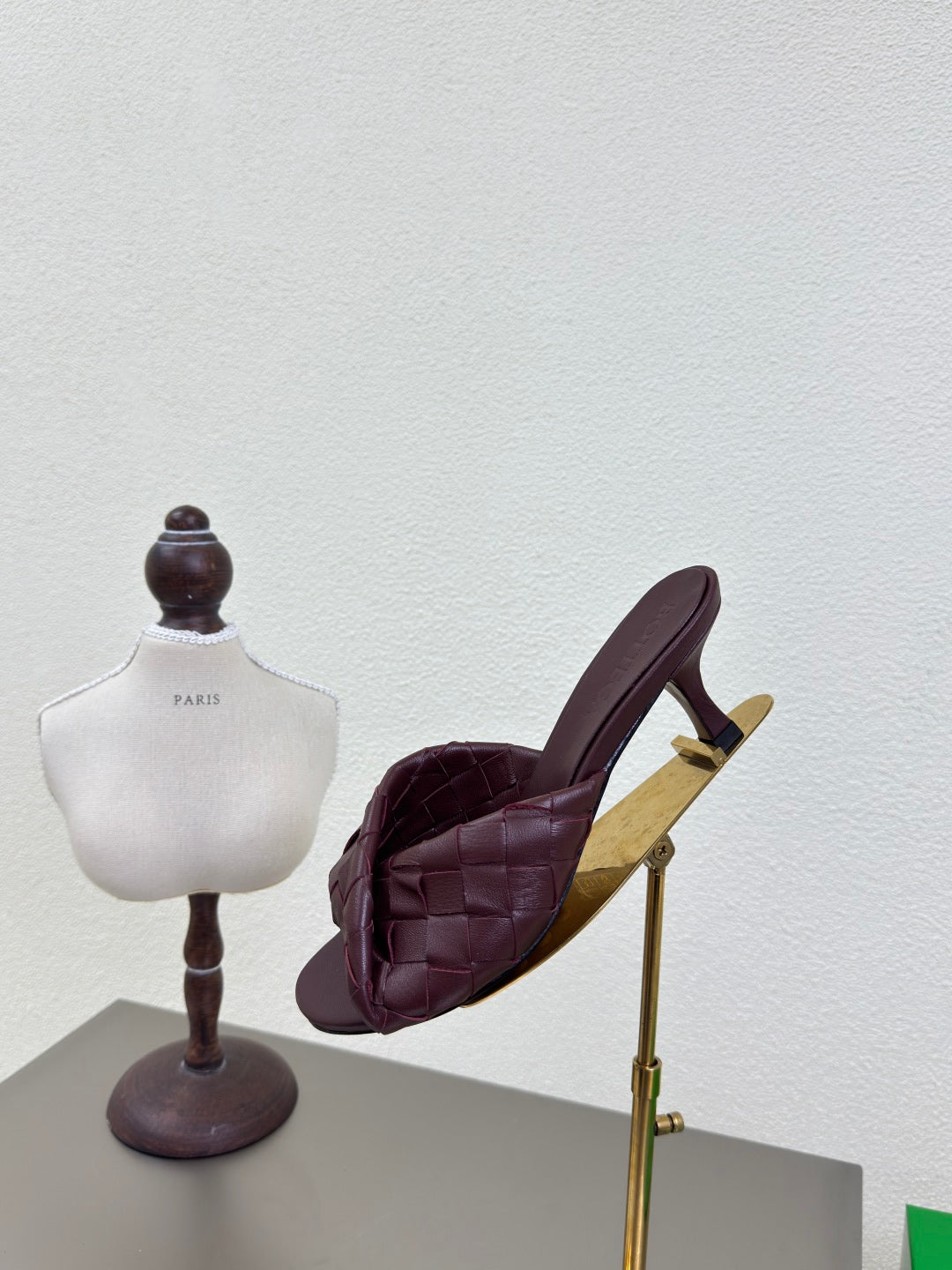 BOTTEGA VENETA BLINK HIGH 5 CM MULE IN MAHOGANY RED INTRECCIATO LEATHER