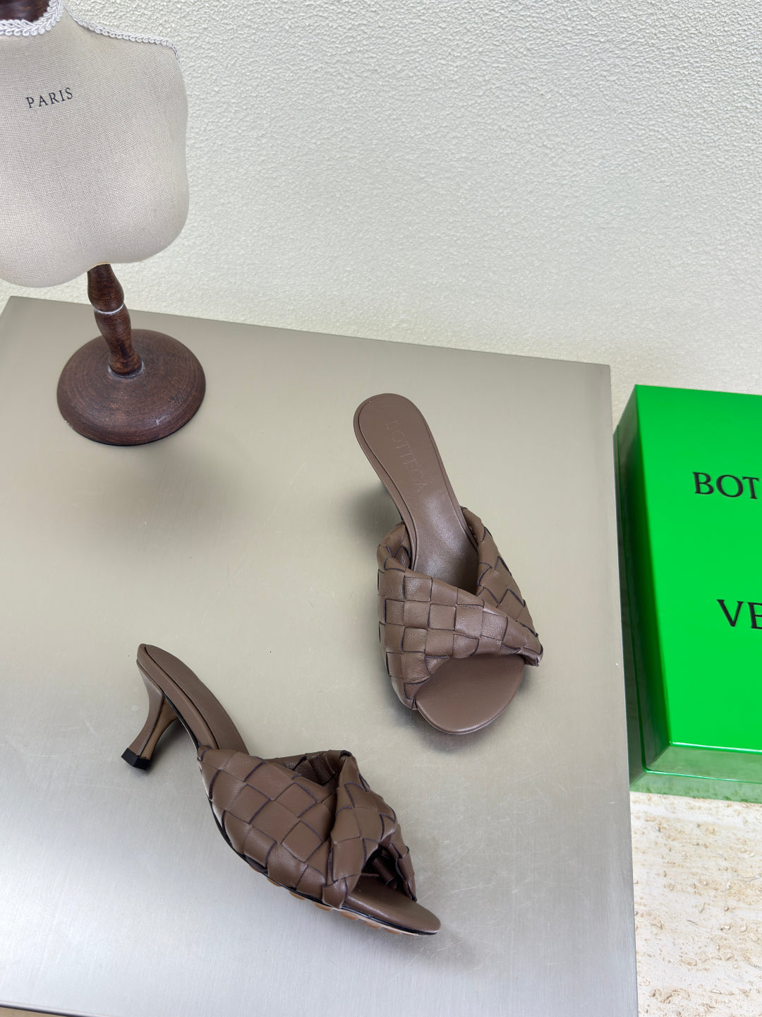 BOTTEGA VENETA BLINK HIGH 5 CM MULE IN CAROB BROWN INTRECCIATO LEATHER