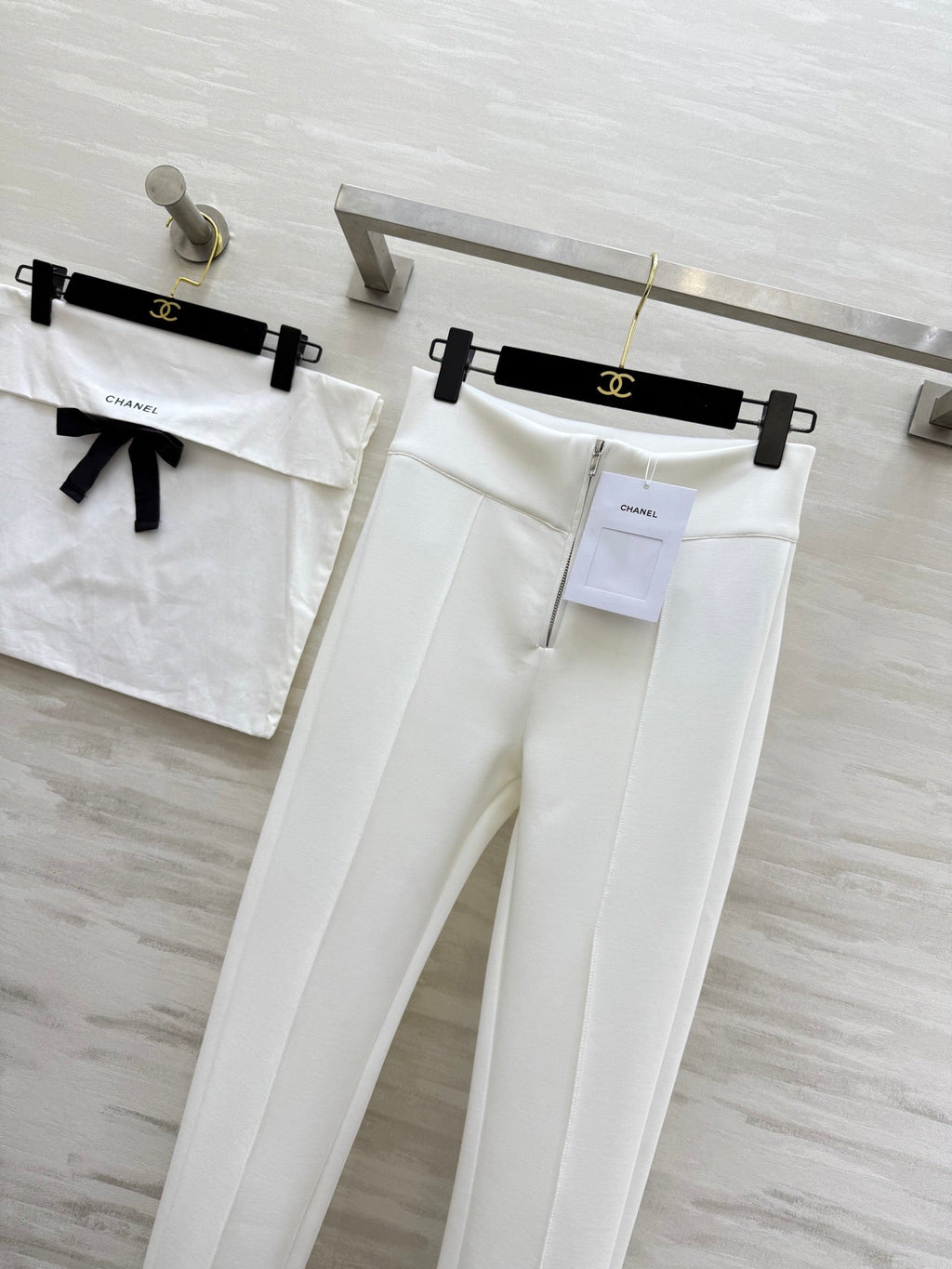 CHANEL 26S SLIM-FIT SWEATPANTS 745