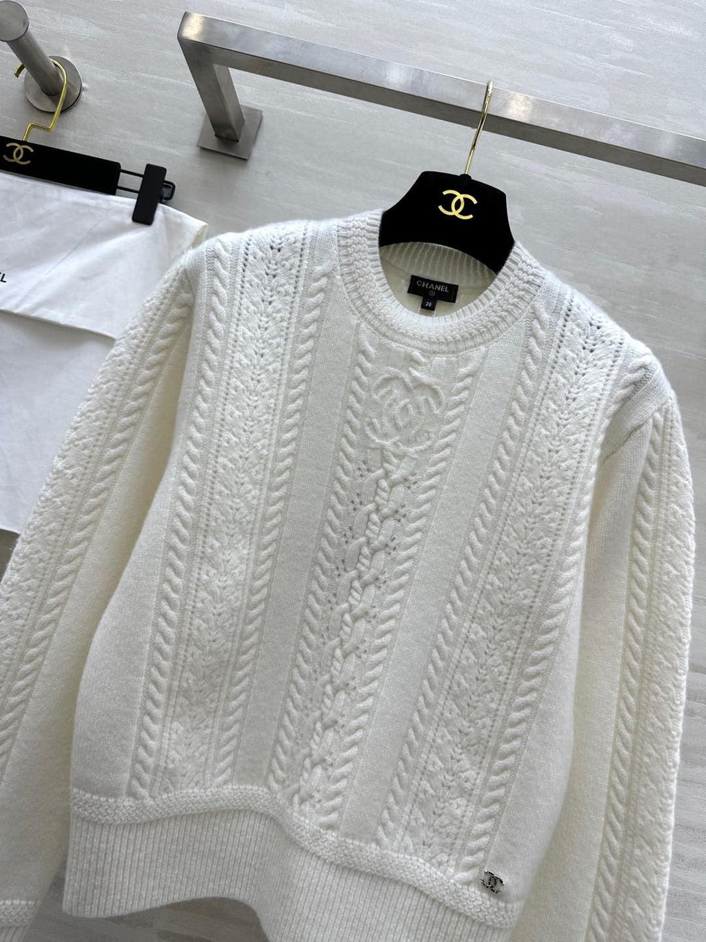 CHANEL 26S SWEATER 677