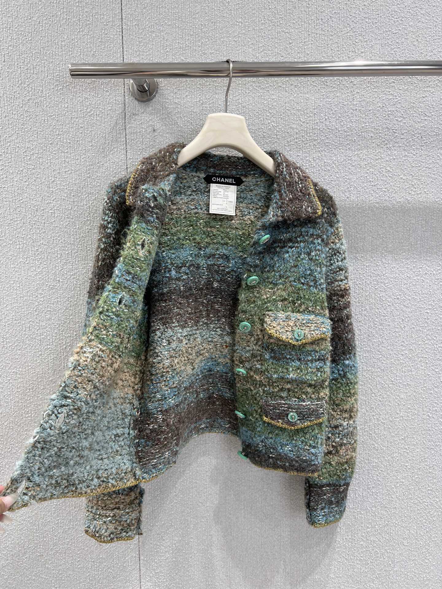 CHANEL 25S KNITTED CARDIGAN 232721