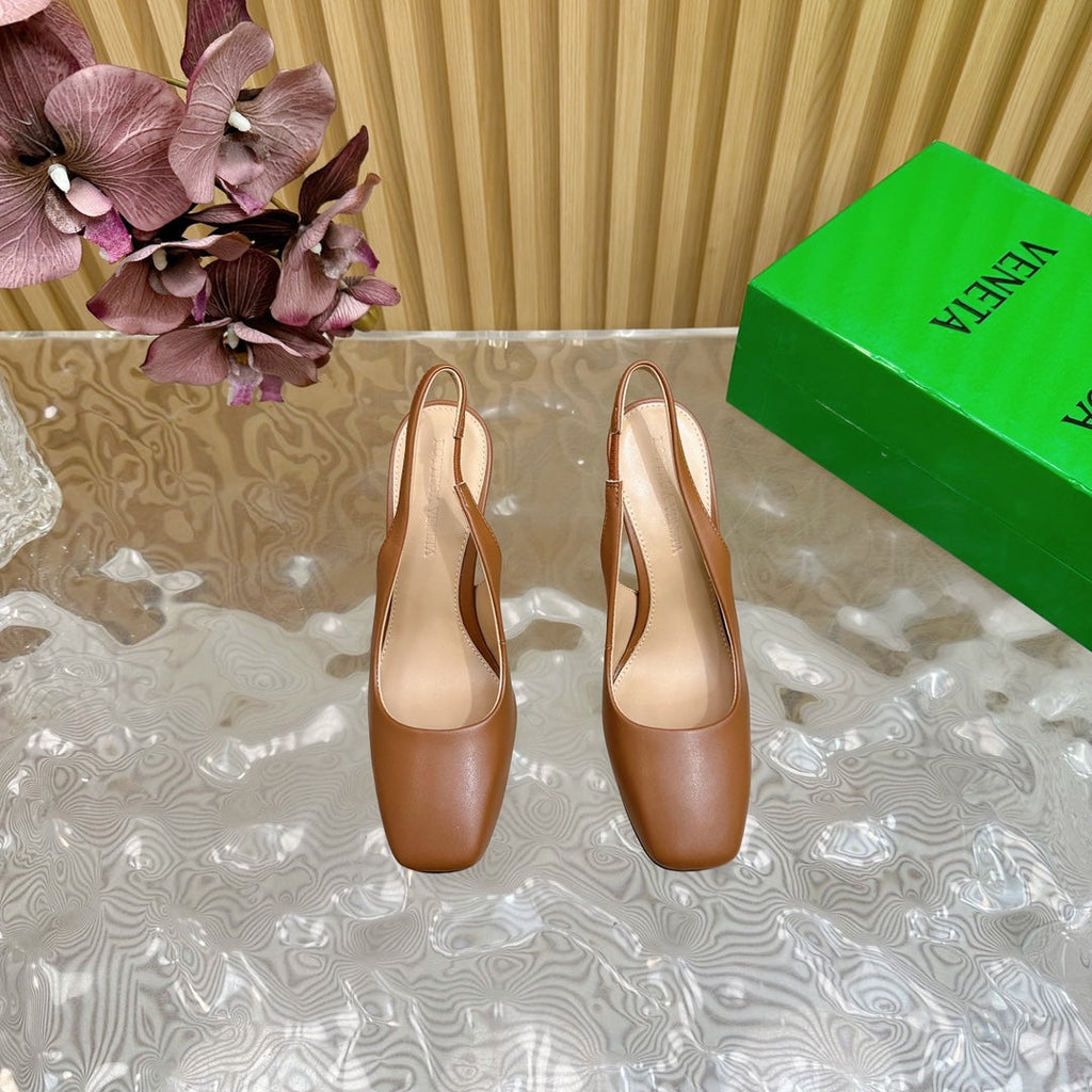 BOTTEGA VENETA KNOT PUMP 9 CM IN BRONZE BROWN CALFSKIN WITH GOLD FINISHED METAL HEEL