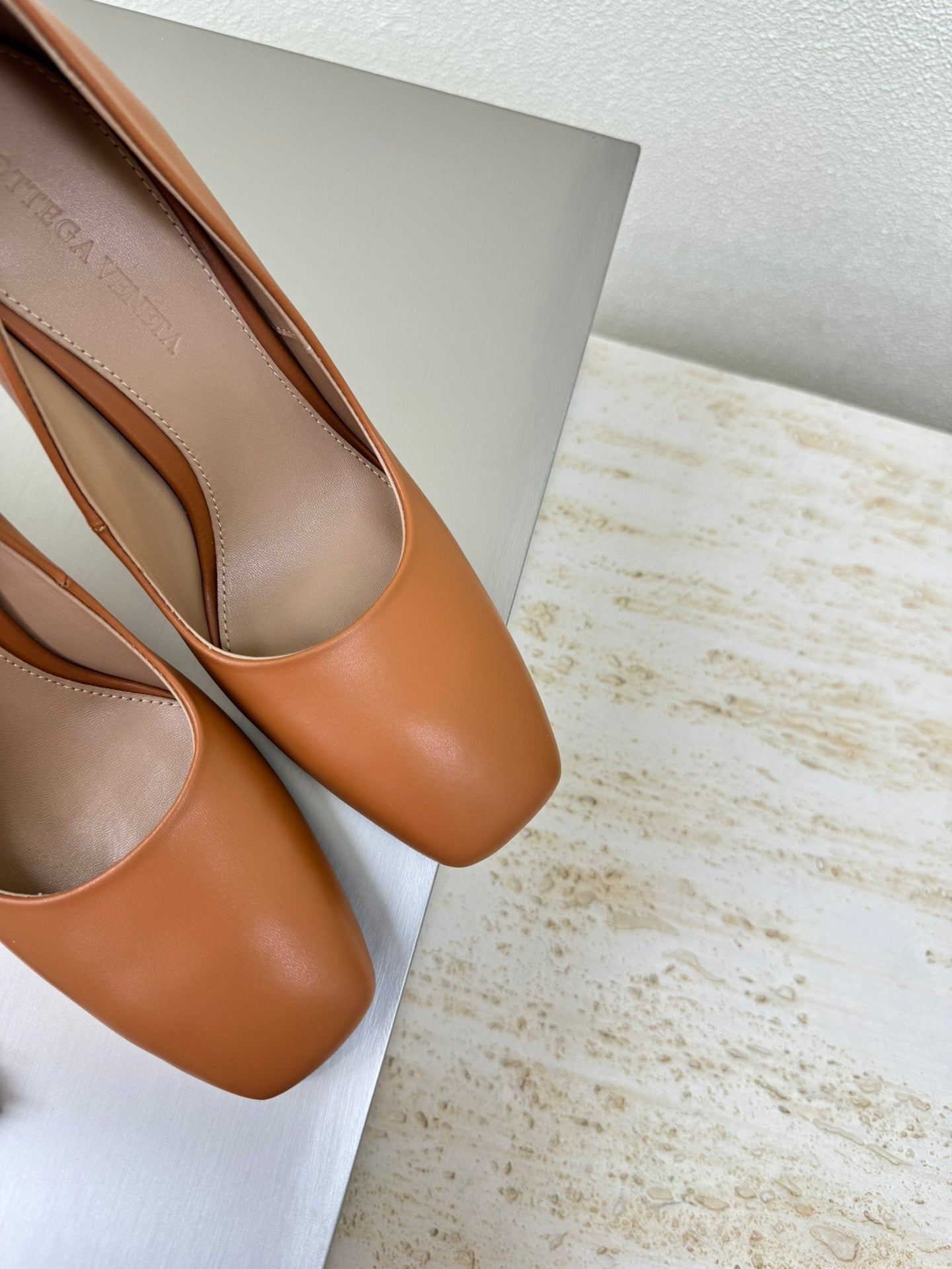 BOTTEGA VENETA KNOT HIGH PUMP IN BRONZE BROWN AND GOLD METAL HEEL 9 CM