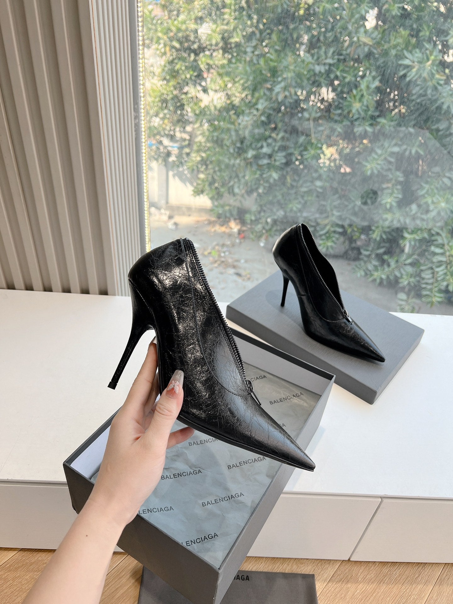 ZIPPER POINTED-TOE HIGH PUMPS IN BLACK WAX-OIL SHEEPSKIN