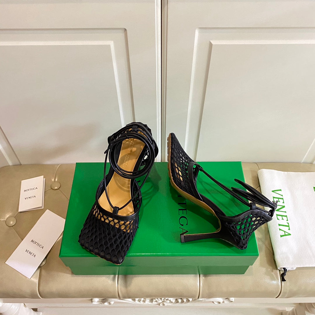BOTTEGA VENETA STRETCH LACE-UP SANDAL IN BLACK METALLIZED MESH AND LEATHER 9 CM