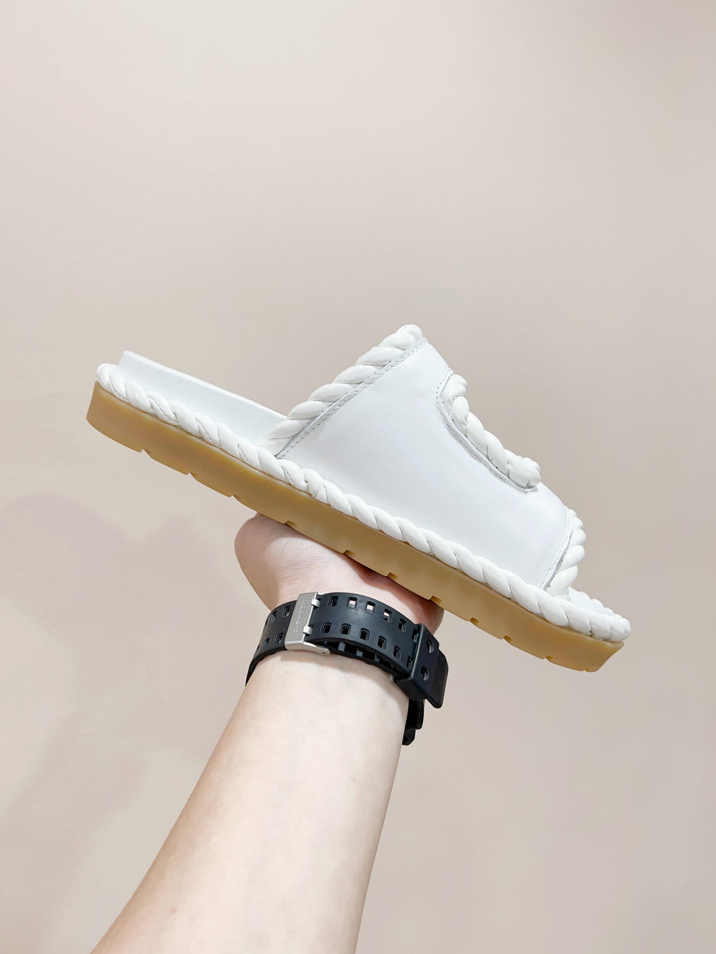 BOTTEGA VENETA REFINED DAD SANDAL IN WHITE LAMBSKIN MULE