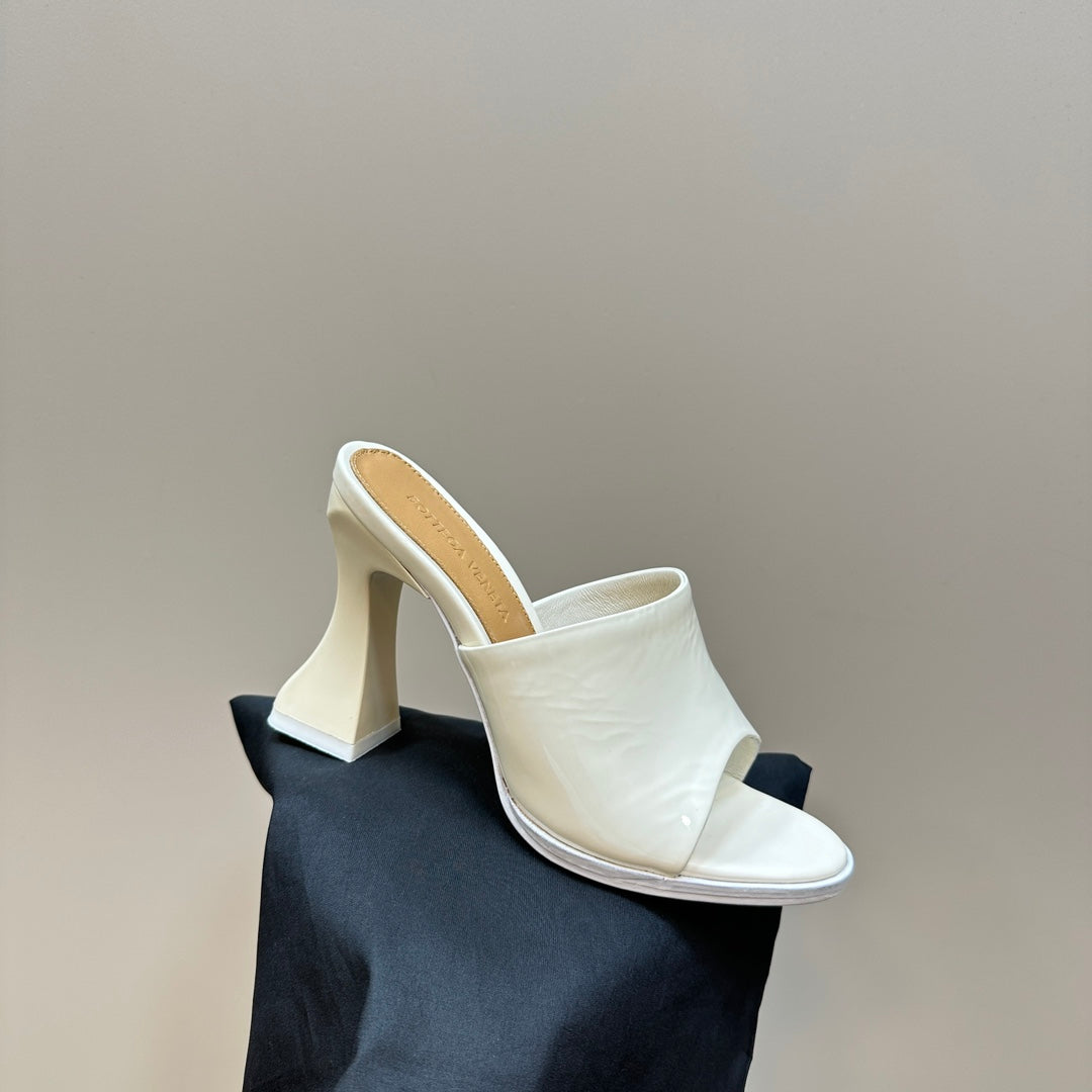 BOTTEGA VENETA HIGH MULE 95 MM IN WHITE CALFSKIN