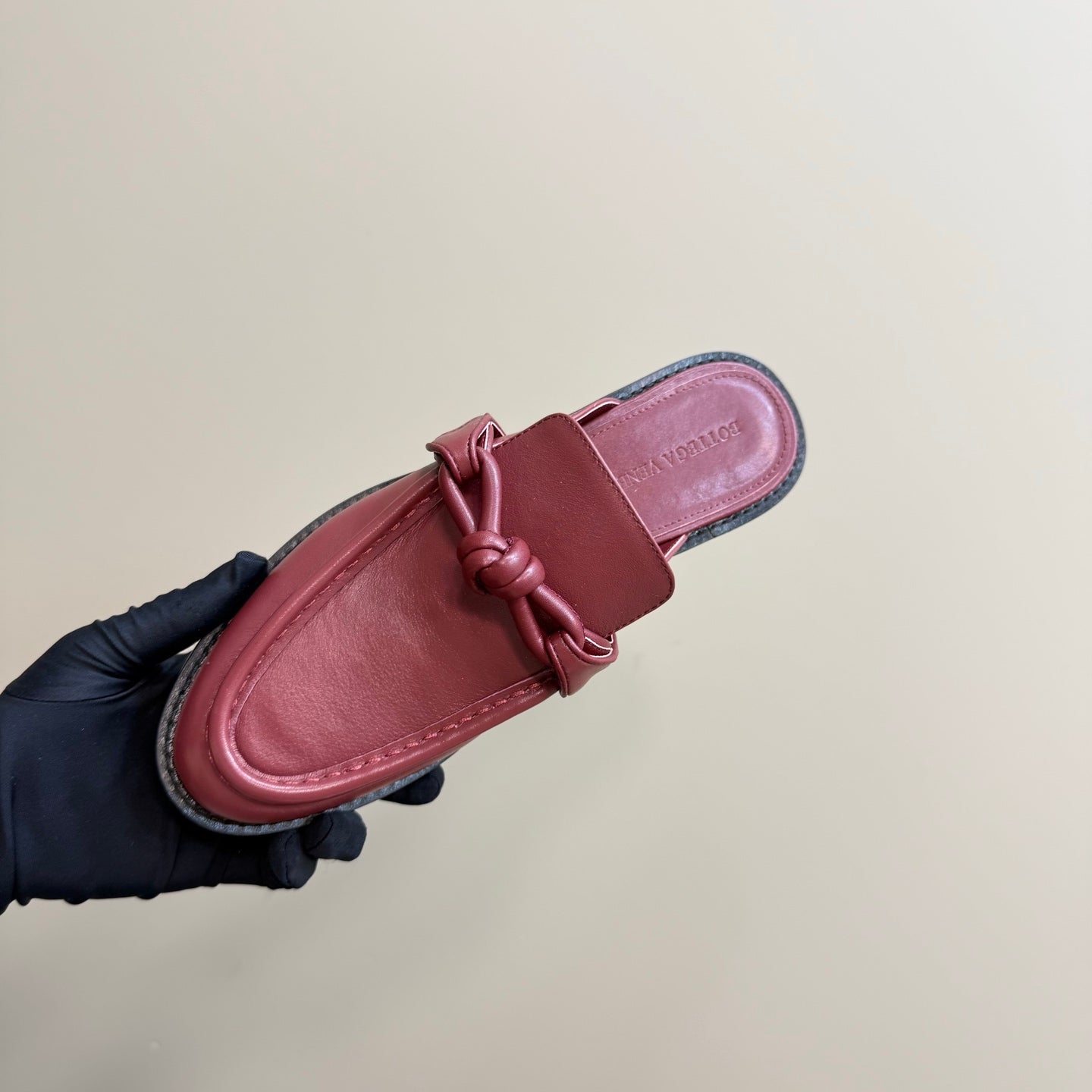 BOTTEGA VENETA ASTAIRE MULE IN BERRY RED CALFSKIN