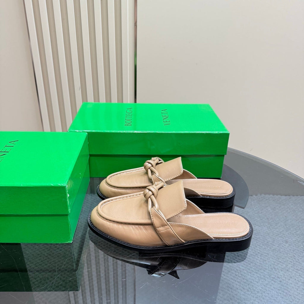 BOTTEGA VENETA ASTAIRE MULE IN LIGHT BROWN CALFSKIN