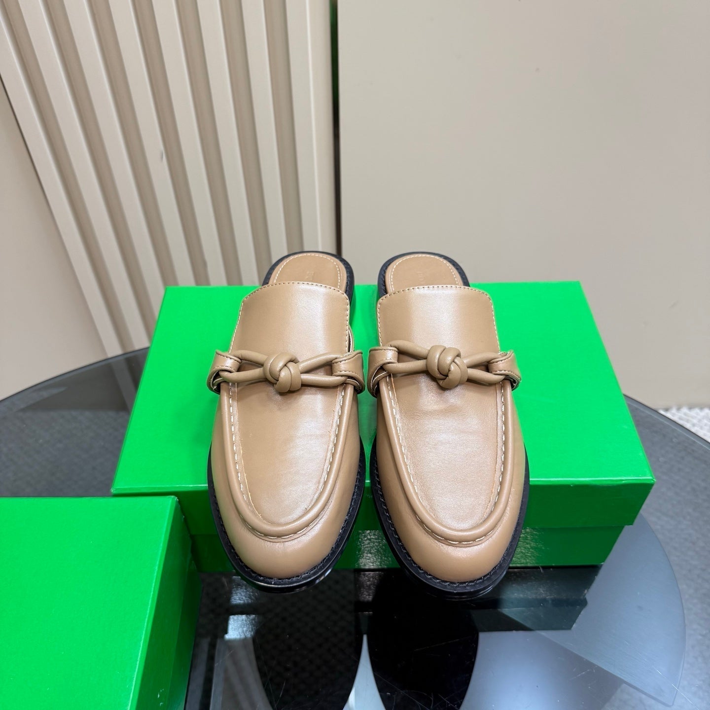 BOTTEGA VENETA ASTAIRE MULE IN LIGHT BROWN CALFSKIN