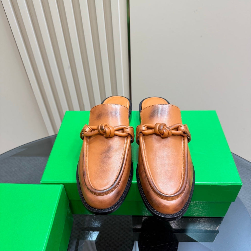BOTTEGA VENETA ASTAIRE MULE IN CINNAMON BROWN CALFSKIN