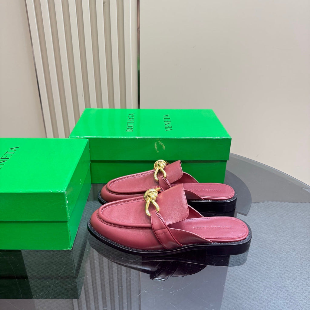 BOTTEGA VENETA ASTAIRE MULE IN BERRY RED CALFSKIN WITH GOLD HARDWARE