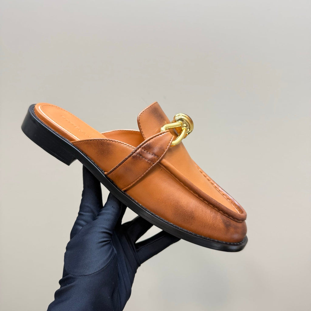 BOTTEGA VENETA ASTAIRE MULE IN CINNAMON BROWN CALFSKIN WITH GOLD HARDWARE