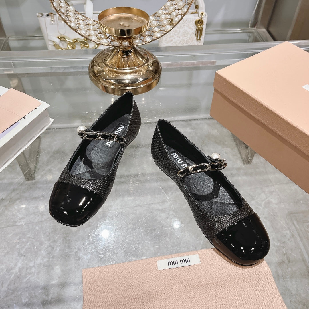 MARY JANE SANDAL CAP TOE BLACK SHEEPSKIN