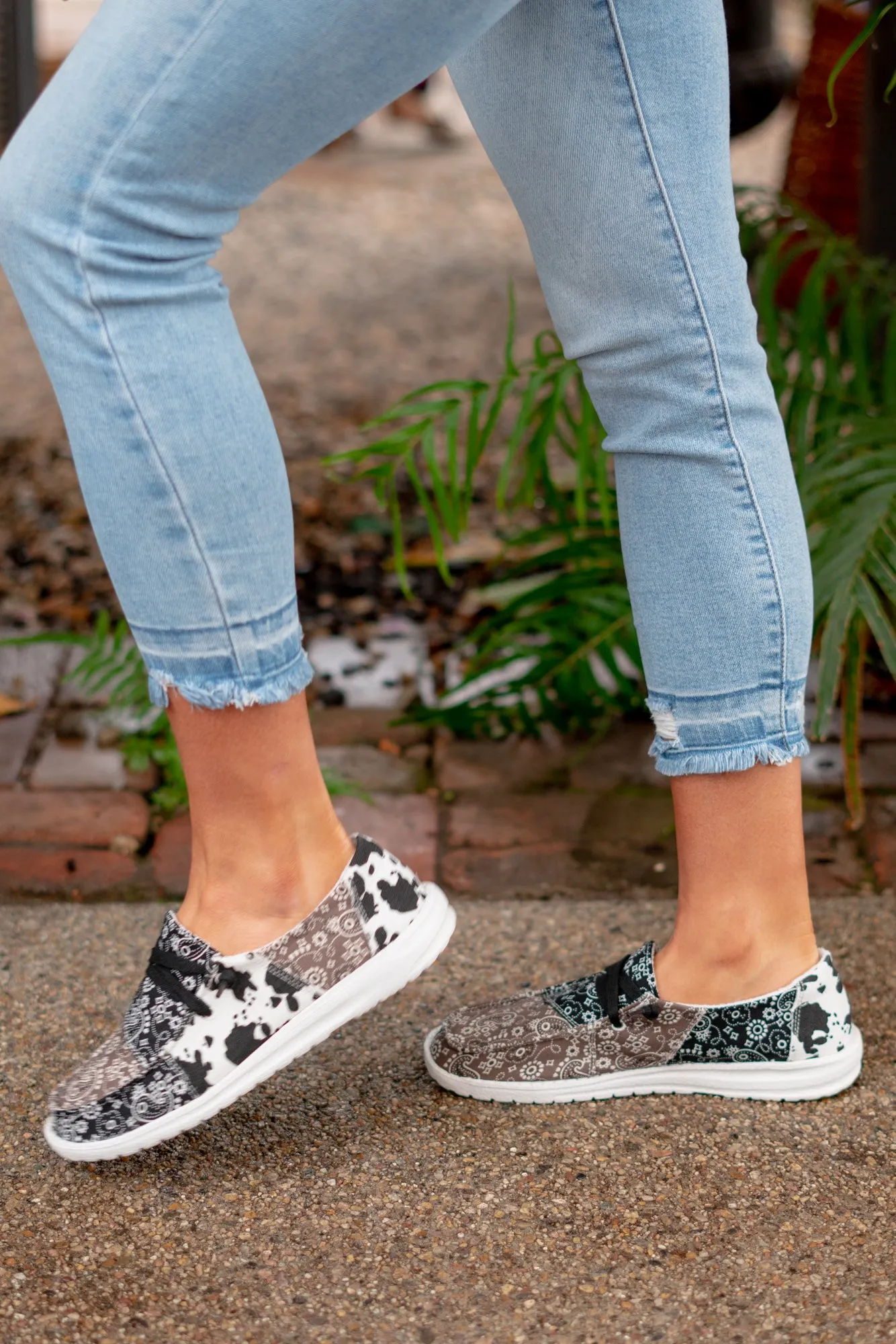 Barn Girl Boat Shoes - Black & Brown